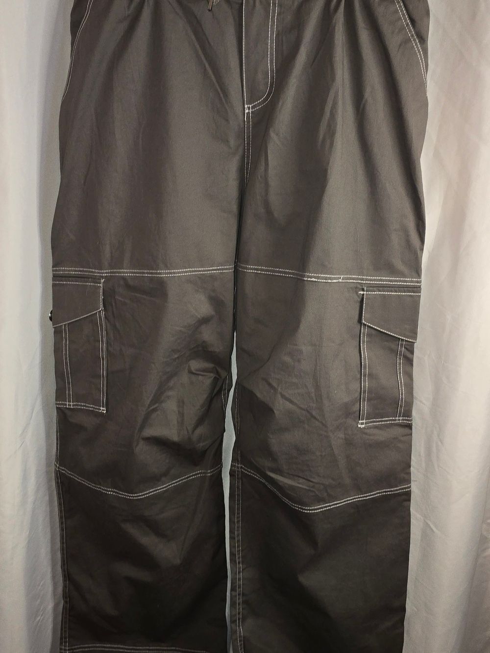 Forever 21 Gray Drawstring Cargo Joggers Med NWT - Picture 2 of 5